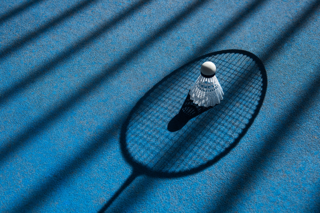 Joueurs de badminton de tous niveaux sur le terrain du Modern